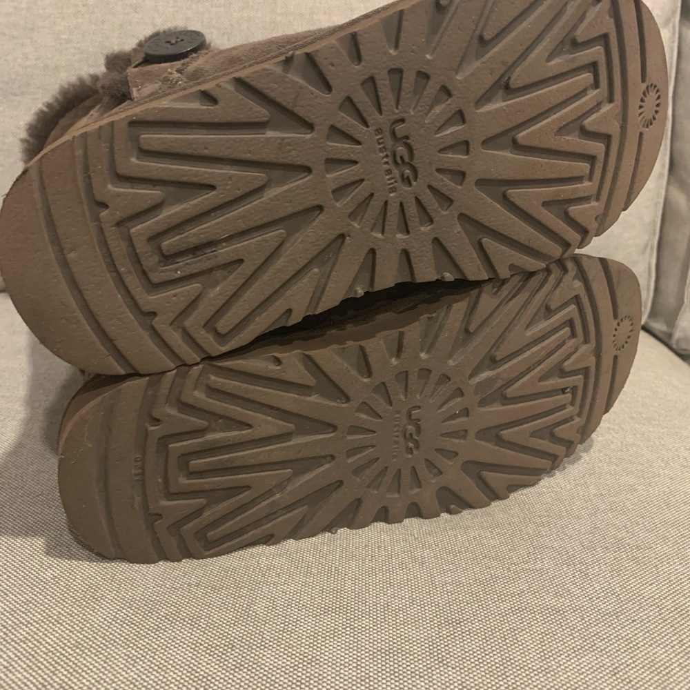 Ugg Bailey 3 Button - image 3